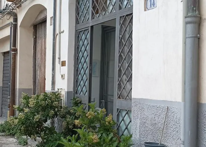 LA CASETTA DI MARTA ai Quattro Canti di Giusi